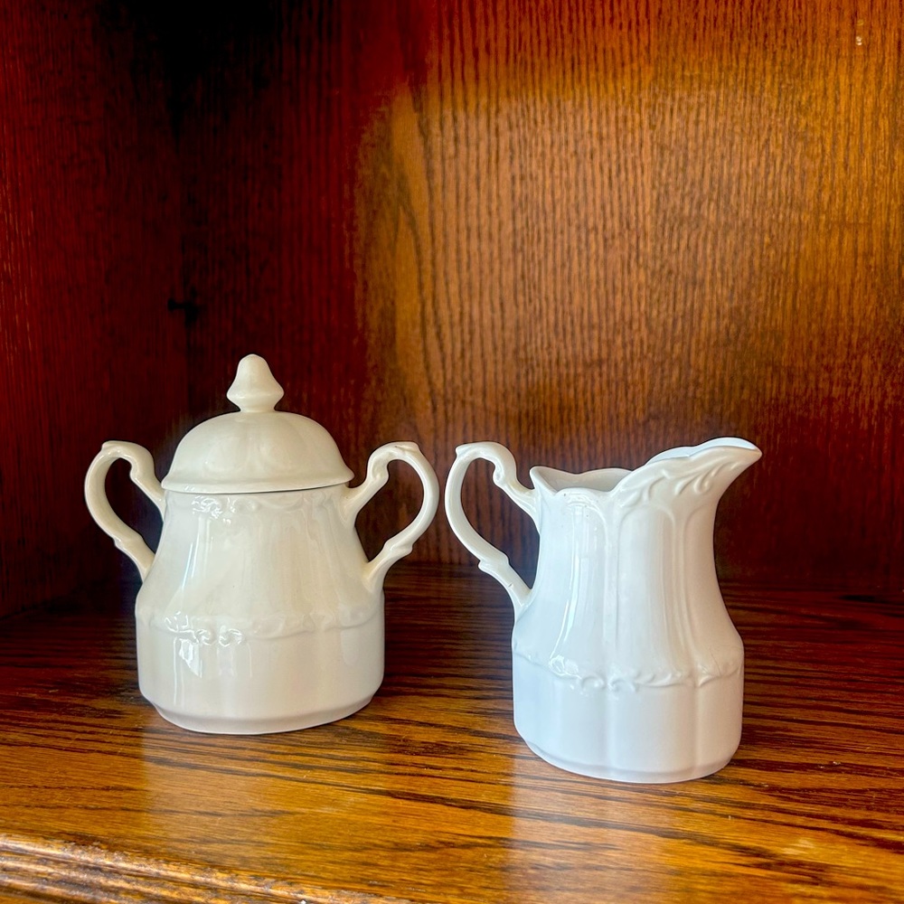 Vintage J&G Meakin (made In England) Sugar And Cream Set